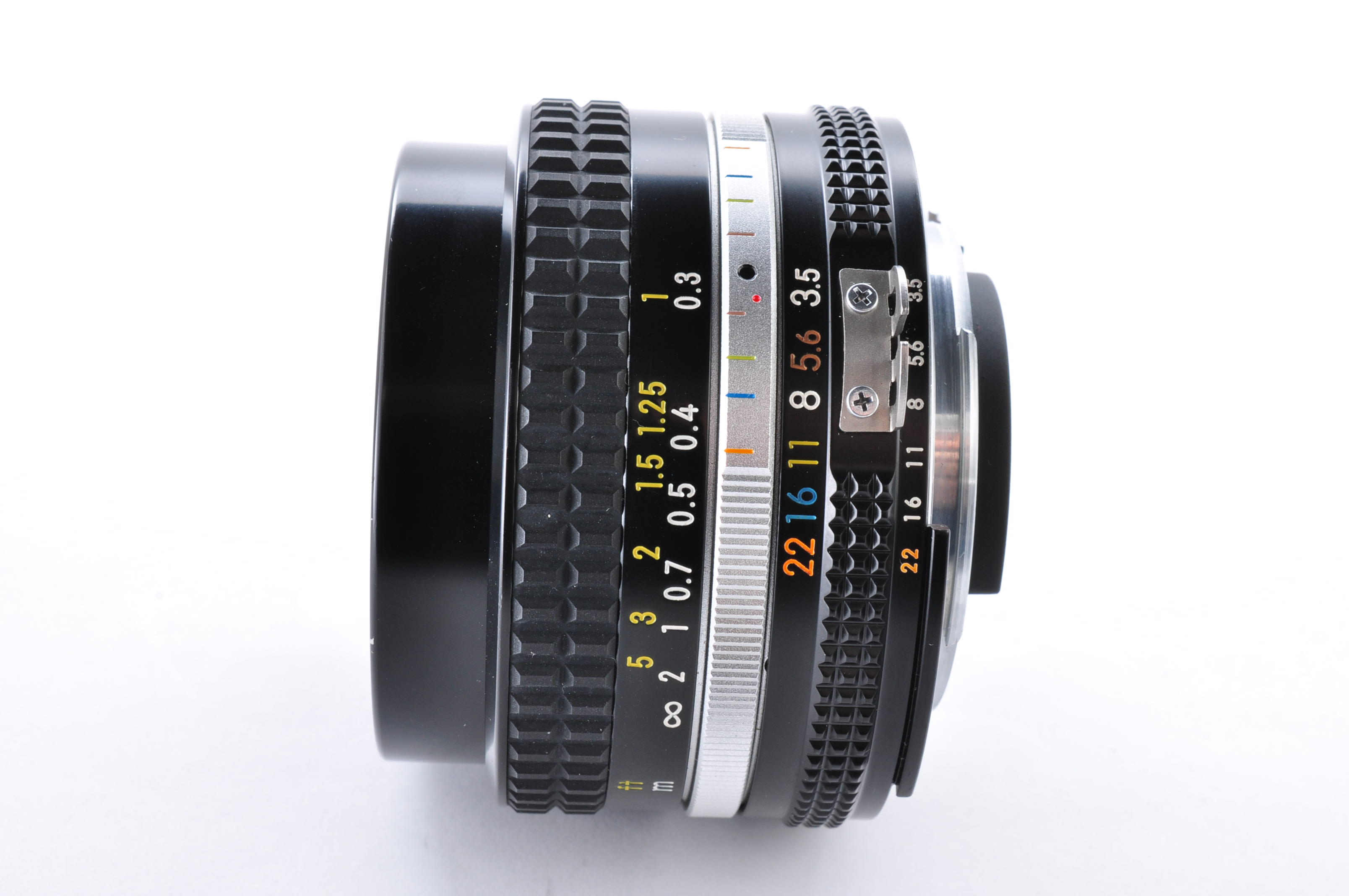 Nikon Ai-s NIKKOR 20mm f/3.5 Wide Angle Manual Lens Near