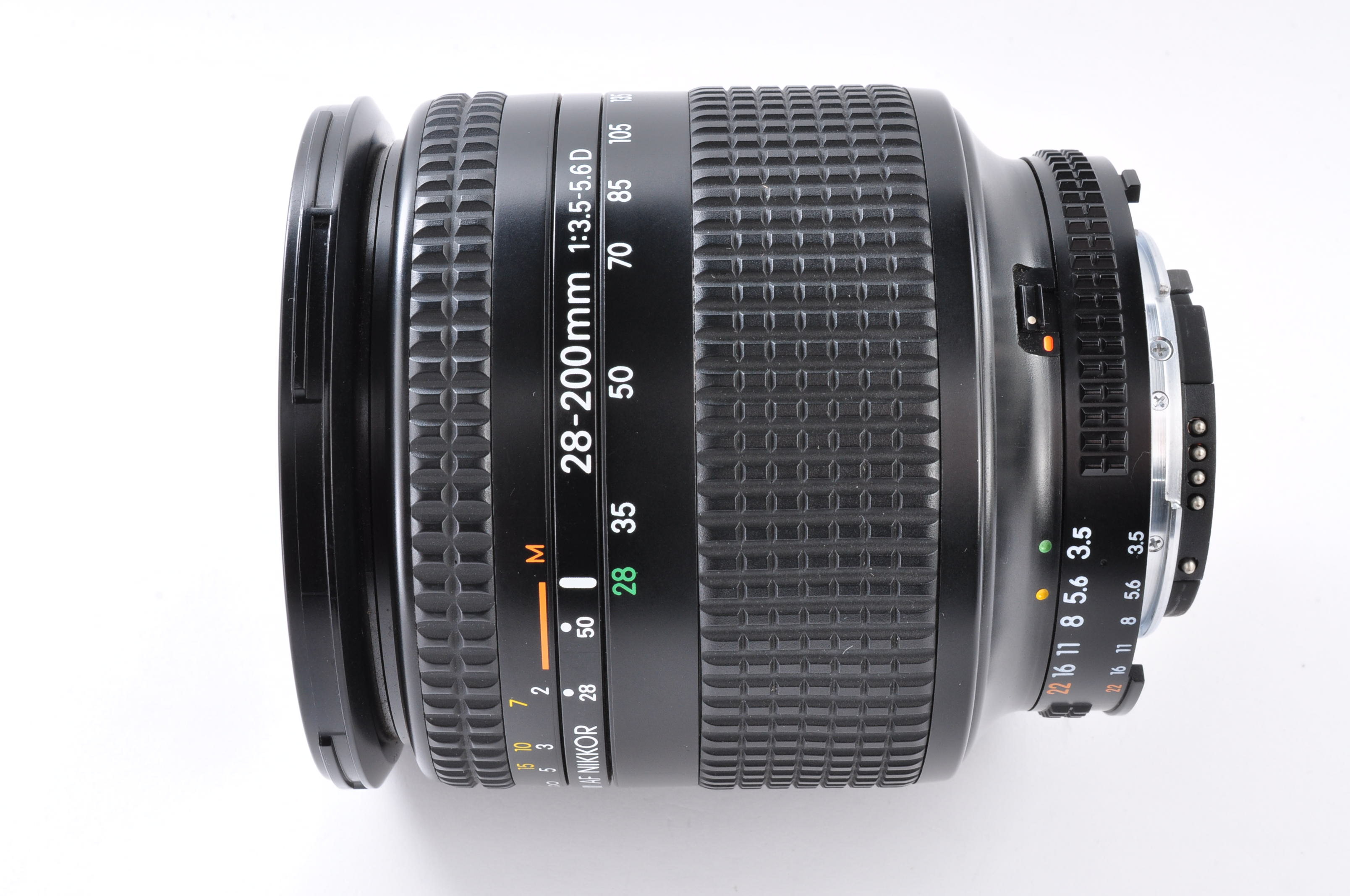 NIKON AF NIKKOR 28-200mm F/3.5-5.6 D Zoom Lens Near Mint