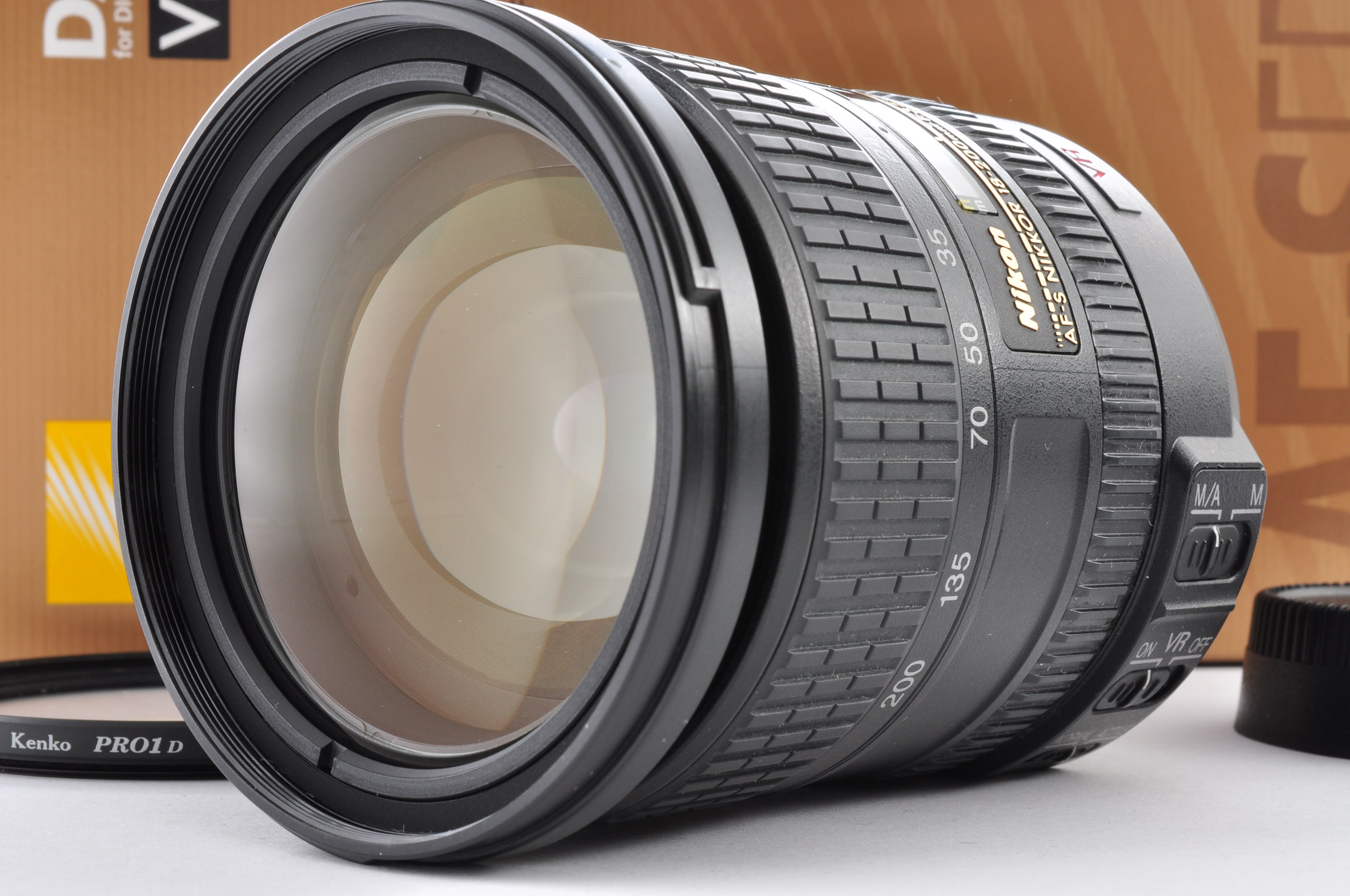 Nikon AF-S Nikkor 18-200mm f3.5-5.6G ED IF DX VR Near Mint